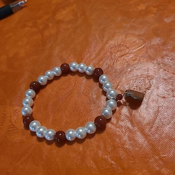 Genuine Carnelian Bracelet and Earrings - Picture 3 of 6